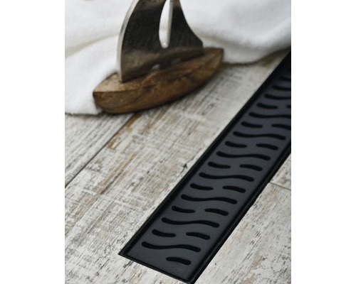 Scenă de baie cu rigolă de duș