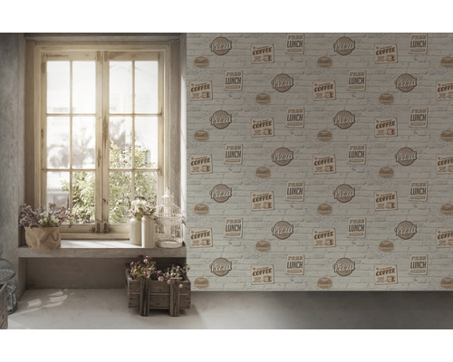 Spațiu de locuit cu fereastră și tapet cu design de cărămidă cu motive alimentare