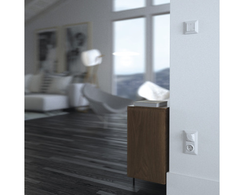 Living cu întrerupător și priză