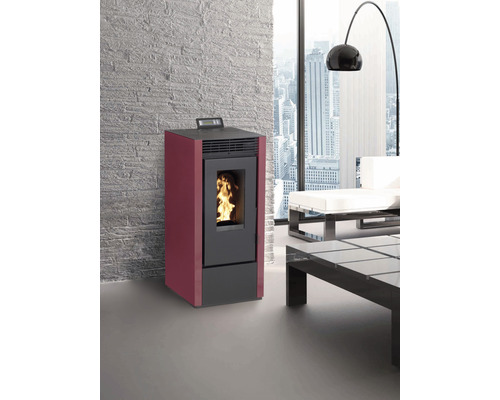 Șemineu pe peleți în sufragerie, cu interior modern și vedere spre oraș