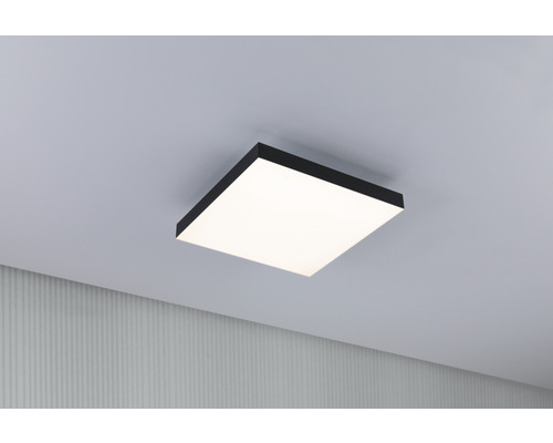 Lumină de tavan pătrată cu ramă neagră pe tavan