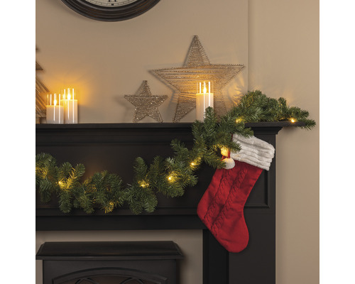 Șemineu decorativ cu lanț luminos cu LED-uri, ghirlandă de brad, stele și ciorap de Crăciun pentru o atmosferă festivă