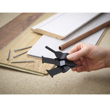 Multitool cu lame de ferăstrău pentru lucrări de renovare