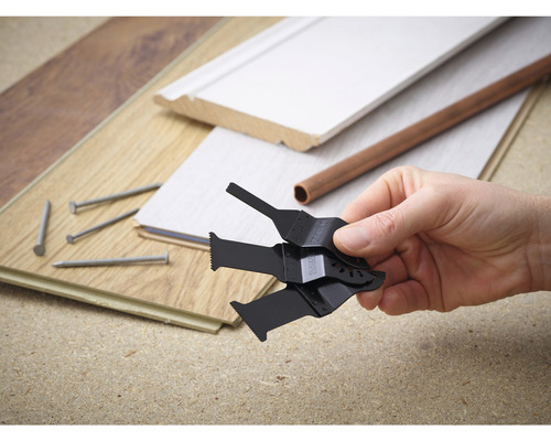 Multitool cu lame de ferăstrău pentru lucrări de renovare