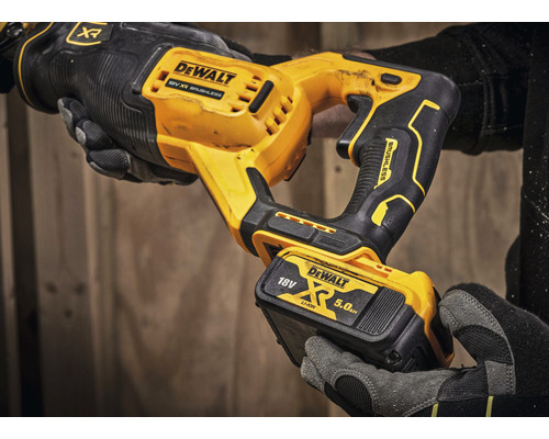 Fierăstrău sabie Dewalt cu baterie de 18 volți