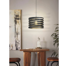 Lampa suspendată cu inele orizontale în interior