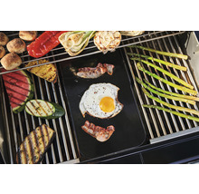 Grătar cu sparanghel, legume, bacon și ou