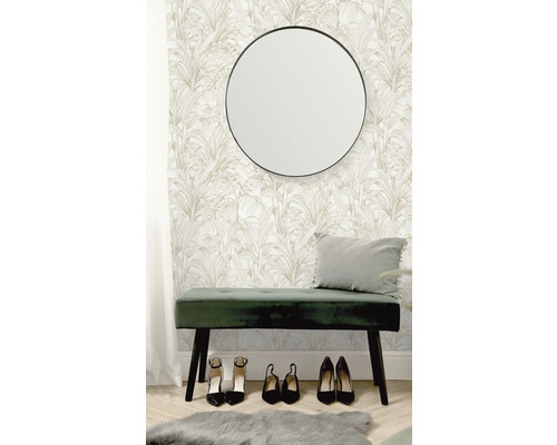 Hol de intrare cu oglindă rotundă, bancă, pernă, pantofi și tapet cu model