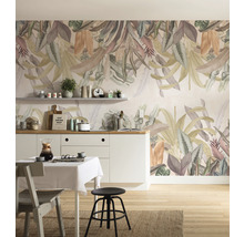 Bucătărie cu tapet botanic cu frunze, masă și scaun