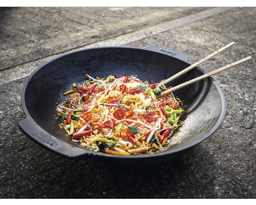 Wok cu legume și bețișoare