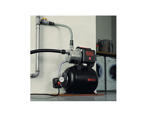 Hidrofor Black plus Decker cu țevi pe perete