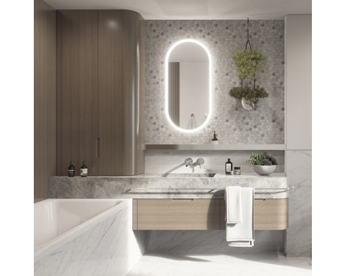 Baie cu lavoar, oglindă cu iluminare, robinet și cadă