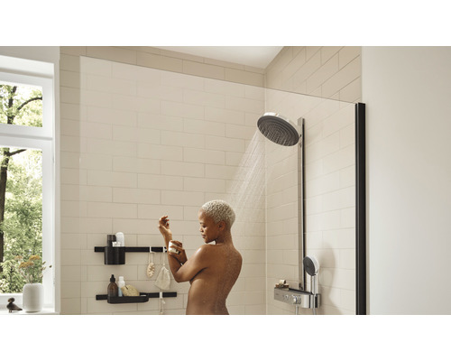 Zonă de duș cu duș tip ploaie, ecran de duș și sistem de depozitare