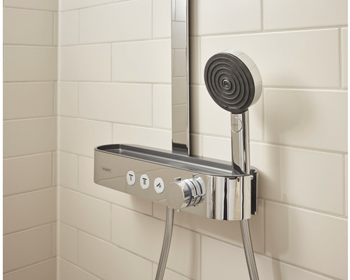 Sistem de duș cu raft și duș de mână în baie