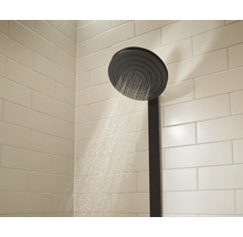 Duș tip ploaie cu jet de apă în baie