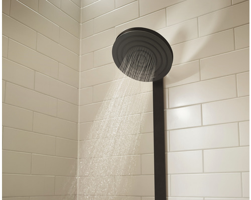 Duș tip ploaie cu jet de apă în baie