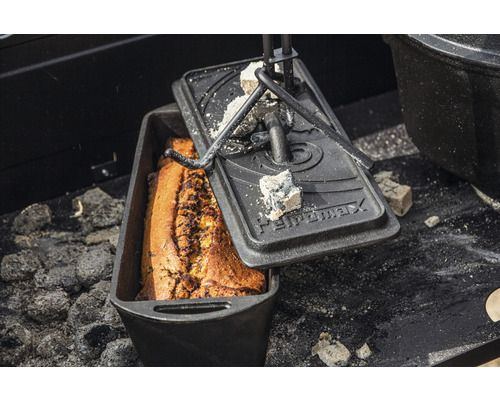 Pâine în tavă Petromax cu capac și cărbuni