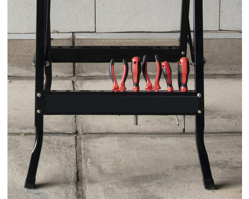 Banc de lucru cu șurubelnițe