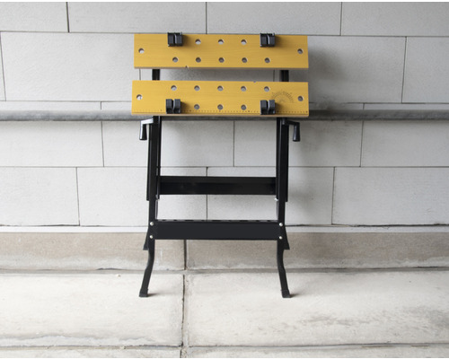 Banc de lucru cu două menghine și cadru metalic