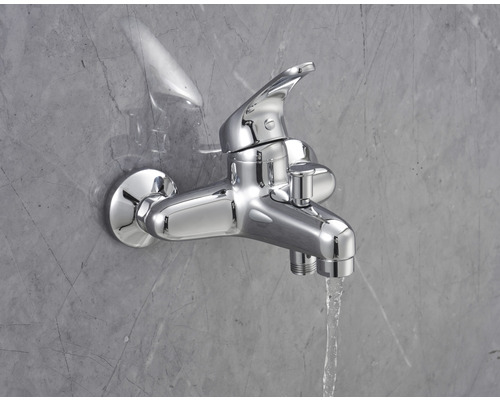 Baterie de perete cu jet de apă