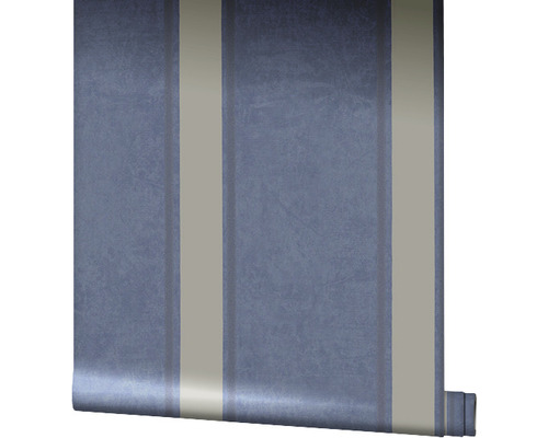 Rola de tapet cu model în dungi