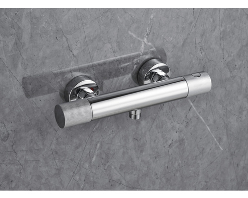 Baterie termostatică aparentă pentru montaj pe perete în baie