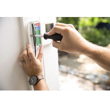 Instalarea unui controler de irigare cu șurubelnița