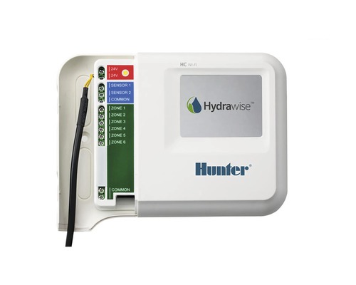 Unitate de comandă pentru irigații Hunter Hydrawise cu capac deschis, borne de conectare și logo Hunter