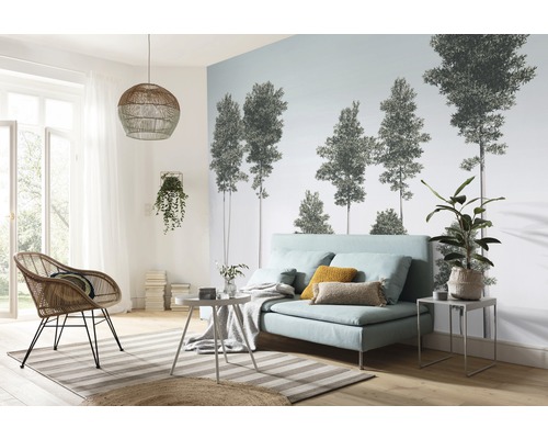 Cameră de zi cu canapea, fotoliu, lampă și fototapet