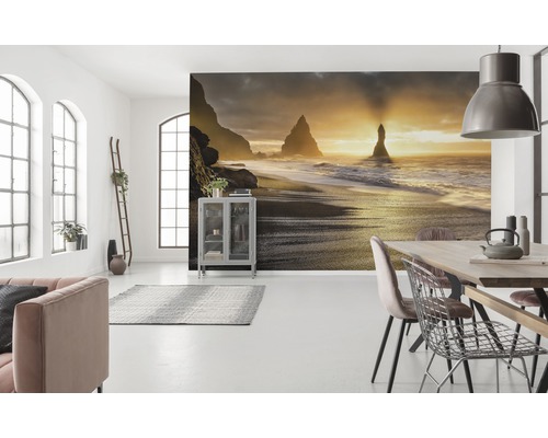 Cameră de zi cu fototapet cu motiv de plajă la răsărit