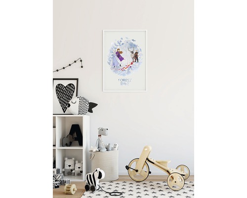 Poster înrămat cu motiv Frozen pe peretele din camera copilului