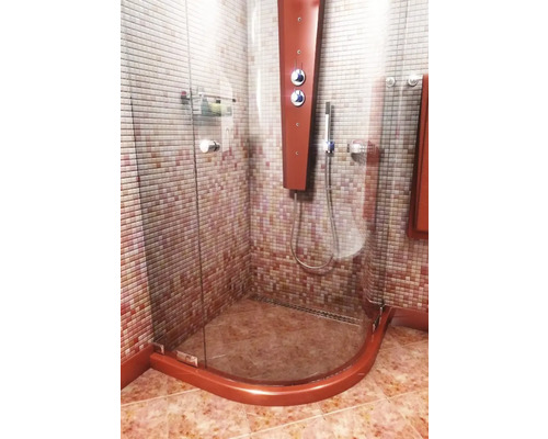 Cabină de duș cu panou de duș și gresie mozaic