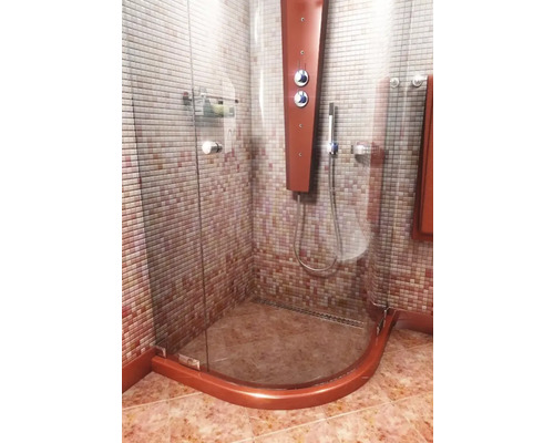 Cabină de duș pe colț cu mozaic și panou de duș