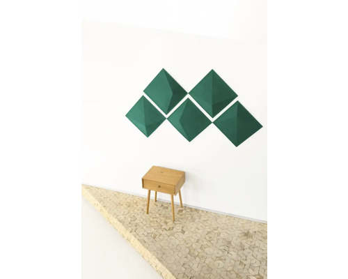 Scenă cu absorbant fonic, noptieră și pardoseală pentru design interior.