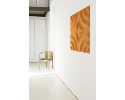 Interior cu panou de perete pentru absorbția sunetului și scaun