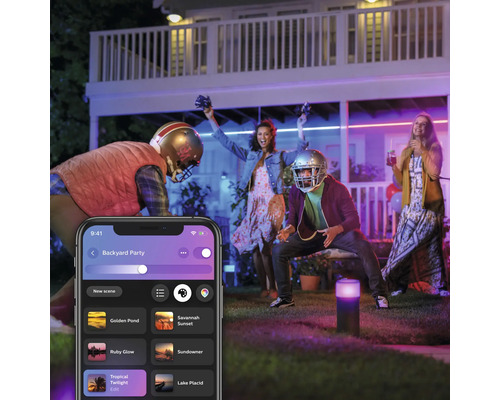 Petrecere în grădină cu iluminare colorată și control prin smartphone