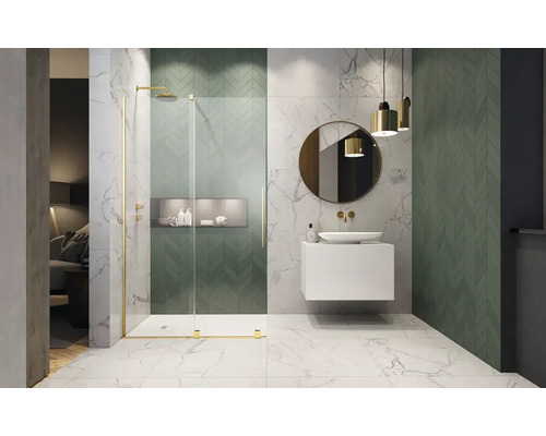 Baie modernă cu duș, chiuvetă și oglindă