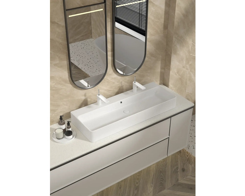 Baie cu lavoar, chiuvete, oglinzi și robinete