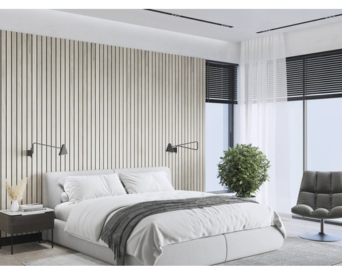 Dormitor cu pat dublu, panouri de perete și lămpi de citit