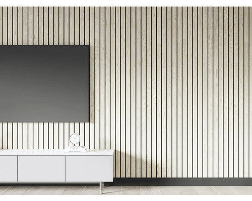 Living cu panouri acustice pe perete, un televizor și un bufet alb