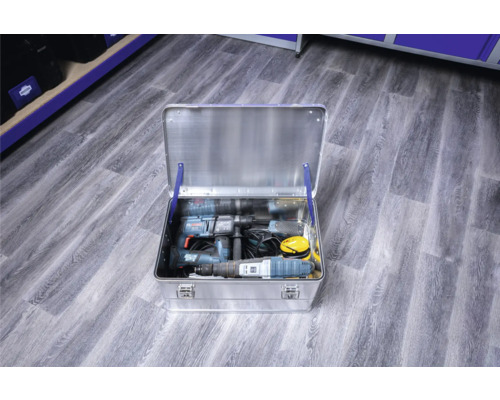 Cutie de scule deschisă din aluminiu cu scule