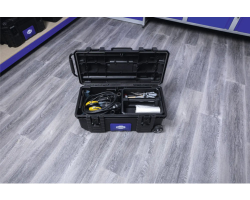 Cutie de scule deschisă cu scule