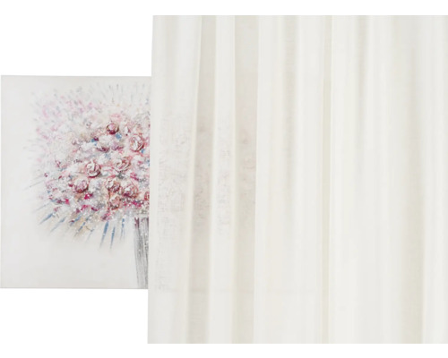 Șaluri decorative din voal și un tablou cu motiv floral