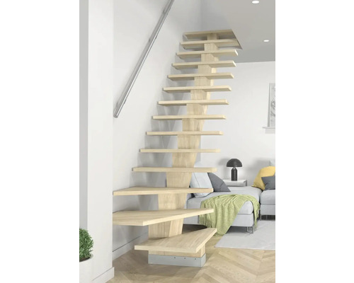 Scară din lemn într-un spațiu de locuit luminos cu balustradă