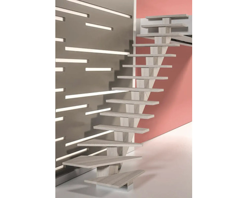 Scară suspendată din lemn în fața unui perete cu elemente de iluminat