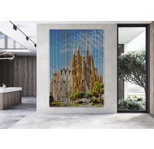 Tablou de perete cu motivul Sagrada Familia într-o cameră mobilată modern