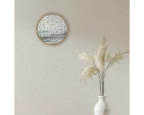 Ceas decorativ de perete cu model geometric și iarbă ornamentală albă într-o vază