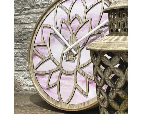 Ceas decorativ cu ramă din lemn și model floral