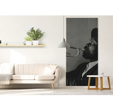 Cameră de zi cu canapea, masă și pictură murală cu motiv jazz