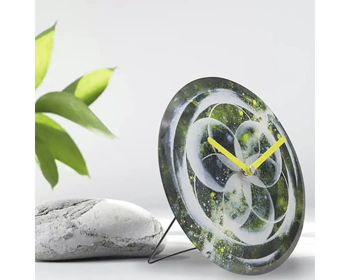 Ceas de masă decorativ cu model abstract și ace galbene